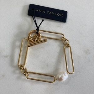 Ann Taylor Gold Link Pearl Bracelet
